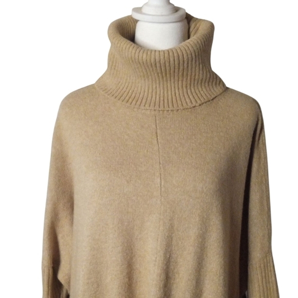 Ann Taylor Loft Oversized Turtle Cowl Neck Cotton Blend Sweater Size Medium - Picture 2 of 7